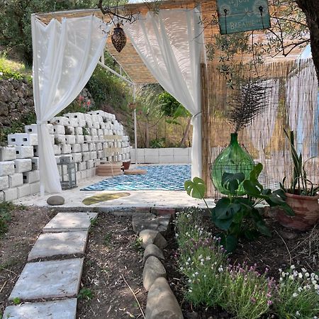 Hostal Giardino Di Sicilia SantʼAgata di Militello Exterior foto